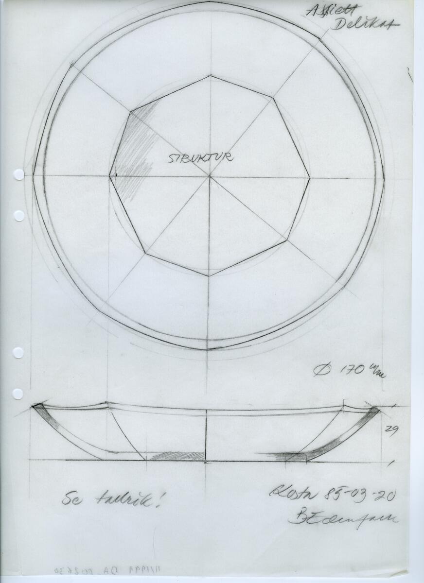 Materialet innehåller skisser till vaser, skålar, ljusstakar m.m.