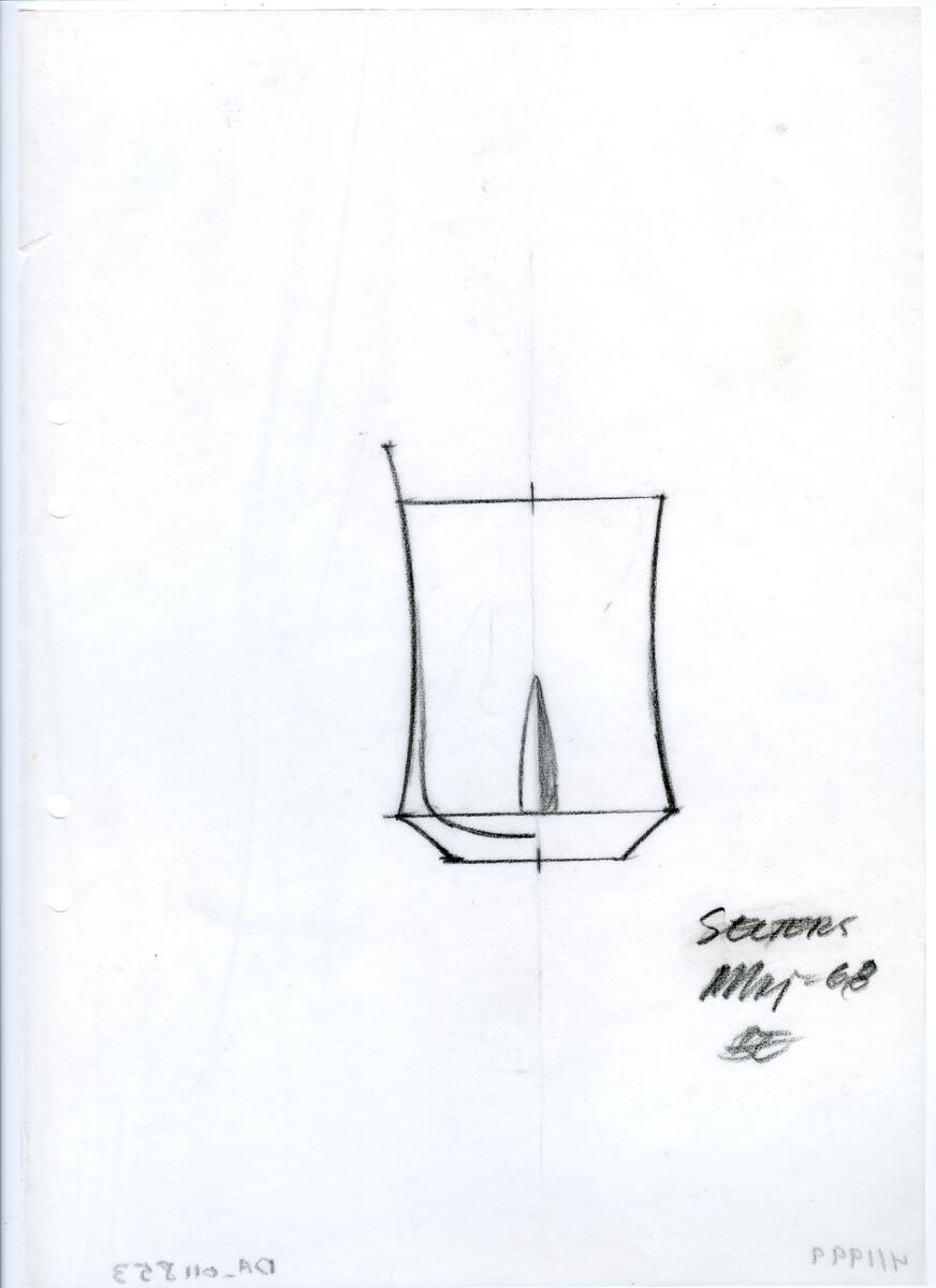 Materialet innehåller skisser till glasserviser, cigarett-tändare, skålar m.m.