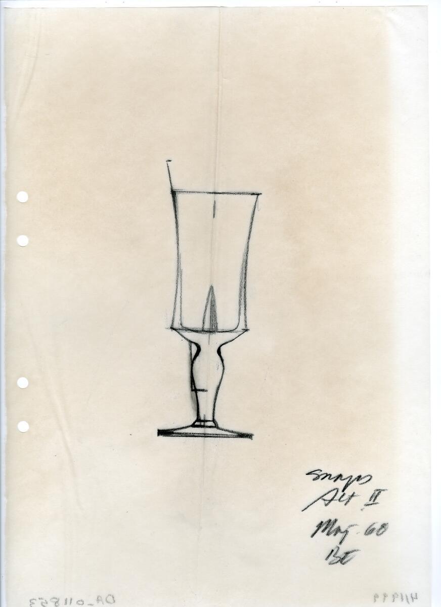 Materialet innehåller skisser till glasserviser, cigarett-tändare, skålar m.m.