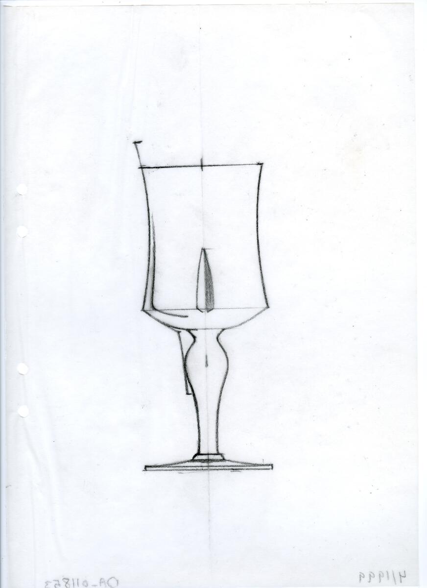 Materialet innehåller skisser till glasserviser, cigarett-tändare, skålar m.m.