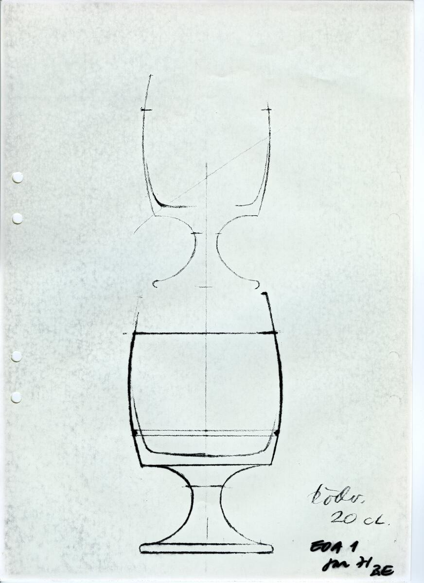 Materialet innehåller skisser till vaser, kannor, servisglas, snäckor, ishinkar, gravyrer m.m. . Det ingår även handlingar och korrespondens angående produkter och utbyte av ideér med olika uppdragsgivare och företag.