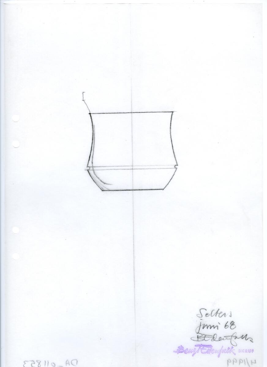 Materialet innehåller skisser till glasserviser, cigarett-tändare, skålar m.m.