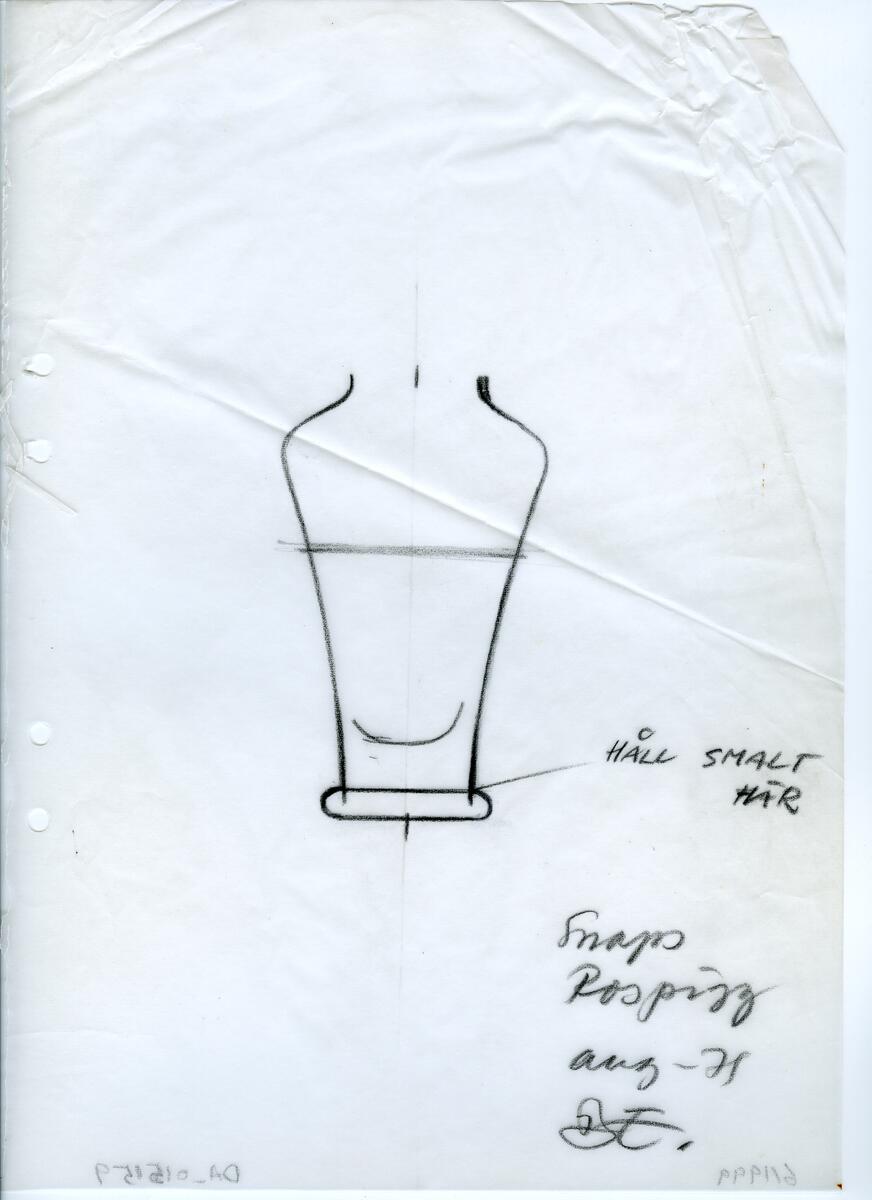 Materialet innehåller skisser till vaser, kannor, servisglas, snäckor, ishinkar, gravyrer m.m. . Det ingår även handlingar och korrespondens angående produkter och utbyte av ideér med olika uppdragsgivare och företag.