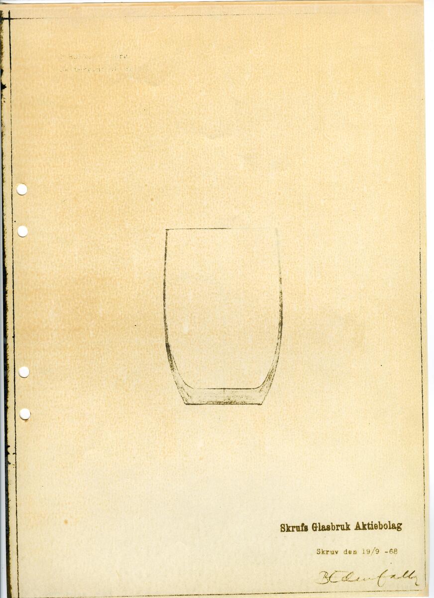 Materialet innehåller skisser till glasserviser, cigarett-tändare, skålar m.m.