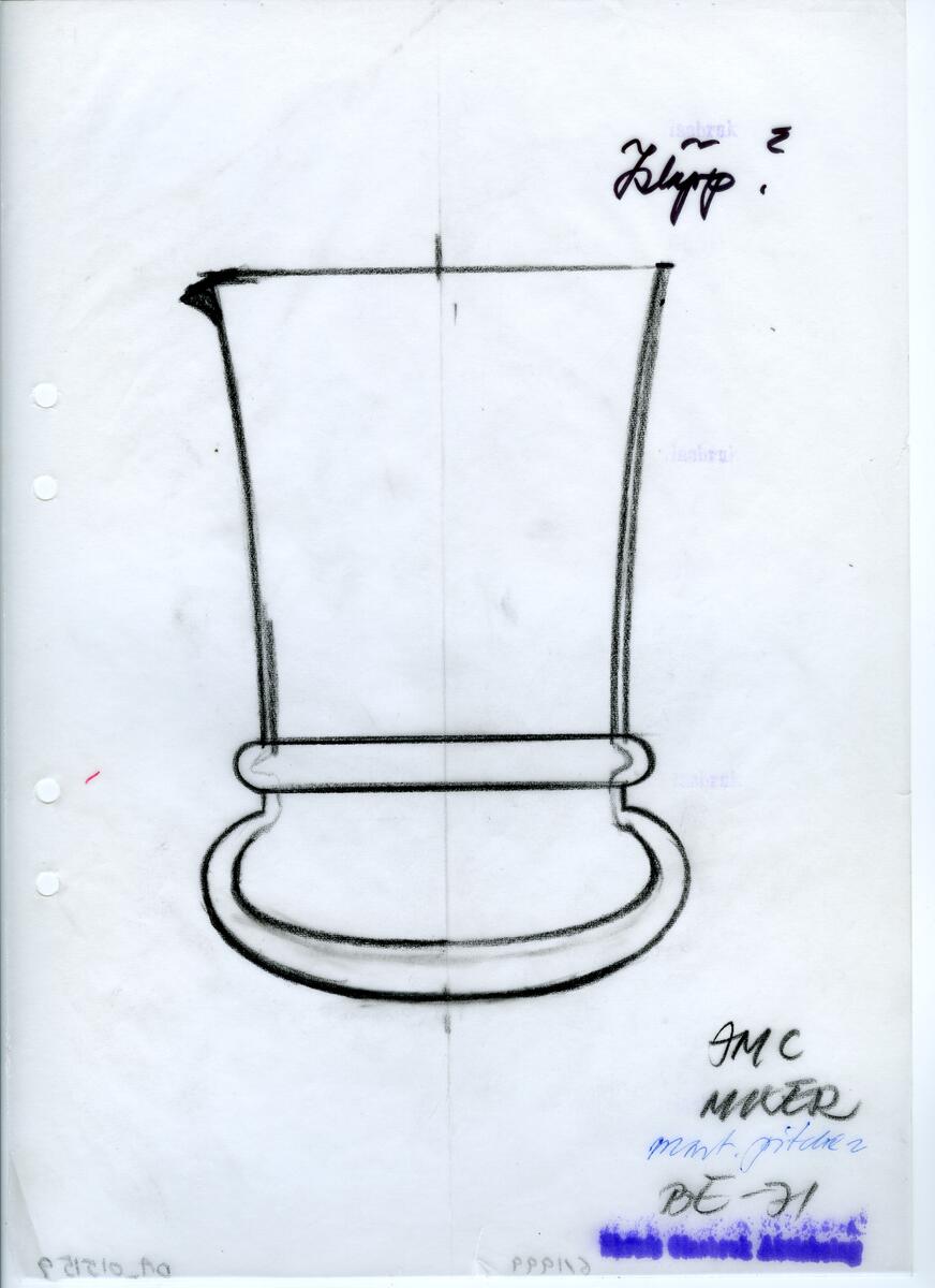 Materialet innehåller skisser till vaser, kannor, servisglas, snäckor, ishinkar, gravyrer m.m. . Det ingår även handlingar och korrespondens angående produkter och utbyte av ideér med olika uppdragsgivare och företag.