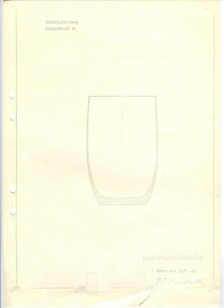 Materialet innehåller skisser till glasserviser, cigarett-tändare, skålar m.m.