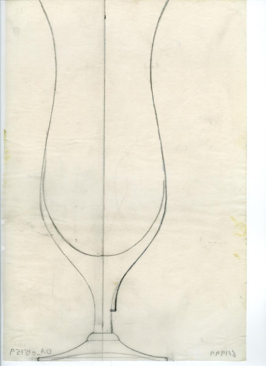 Materialet innehåller skisser till vaser, kannor, servisglas, snäckor, ishinkar, gravyrer m.m. . Det ingår även handlingar och korrespondens angående produkter och utbyte av ideér med olika uppdragsgivare och företag.