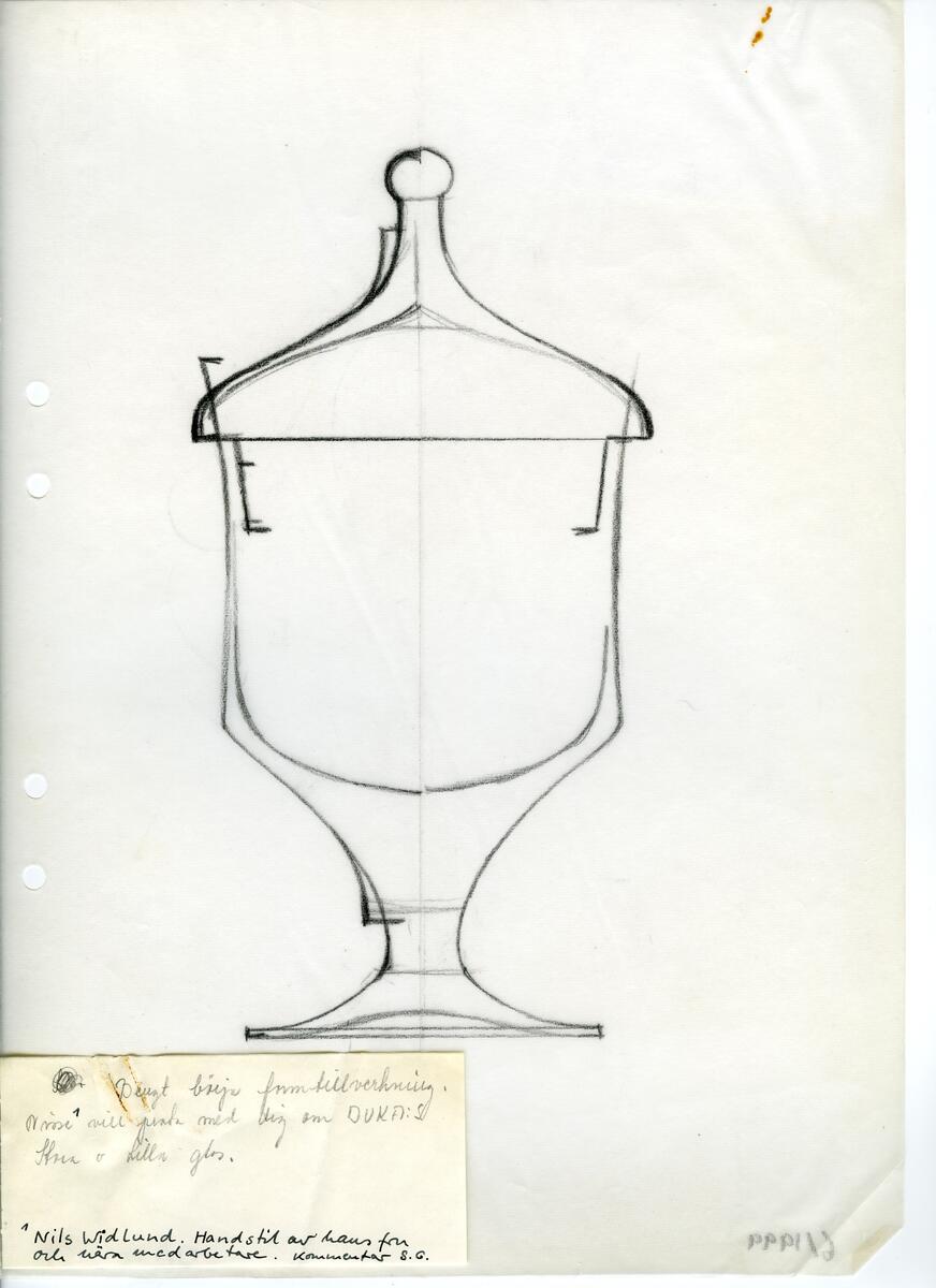 Materialet innehåller skisser till vaser, kannor, servisglas, snäckor, ishinkar, gravyrer m.m. . Det ingår även handlingar och korrespondens angående produkter och utbyte av ideér med olika uppdragsgivare och företag.