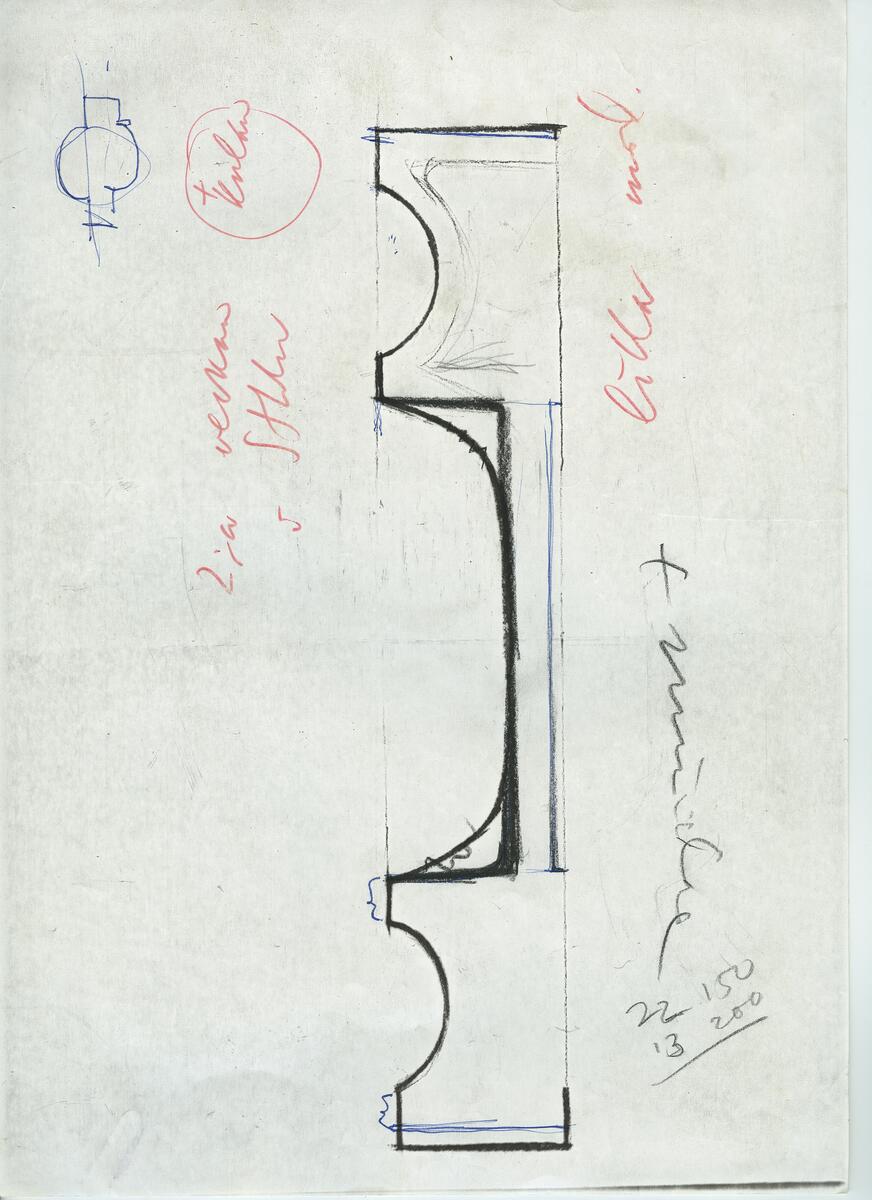 Materialet innehåller skisser till vaser, kannor, servisglas, snäckor, ishinkar, gravyrer m.m. . Det ingår även handlingar och korrespondens angående produkter och utbyte av ideér med olika uppdragsgivare och företag.