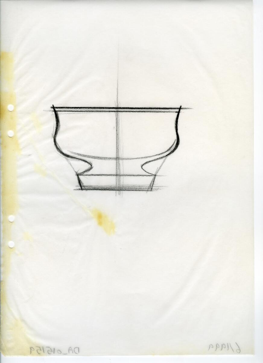 Materialet innehåller skisser till vaser, kannor, servisglas, snäckor, ishinkar, gravyrer m.m. . Det ingår även handlingar och korrespondens angående produkter och utbyte av ideér med olika uppdragsgivare och företag.