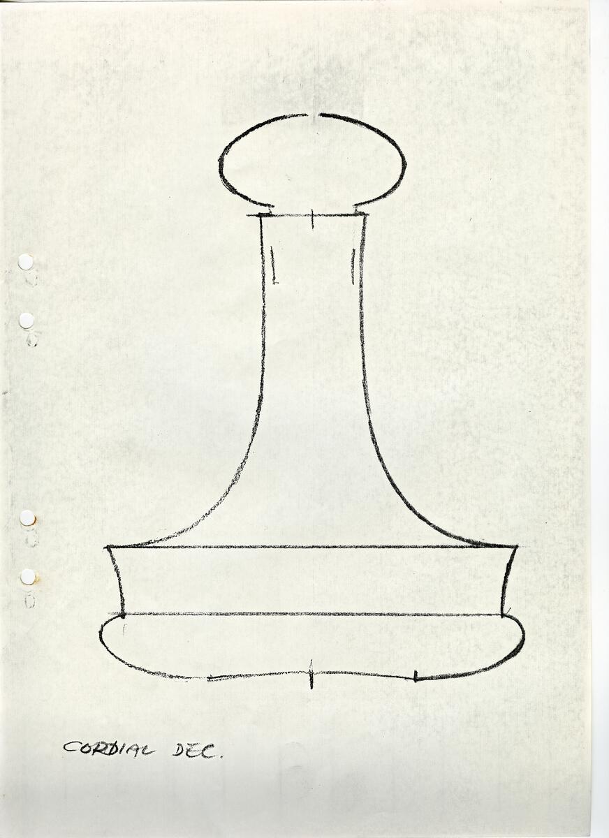 Materialet innehåller skisser till vaser, kannor, servisglas, snäckor, ishinkar, gravyrer m.m. . Det ingår även handlingar och korrespondens angående produkter och utbyte av ideér med olika uppdragsgivare och företag.