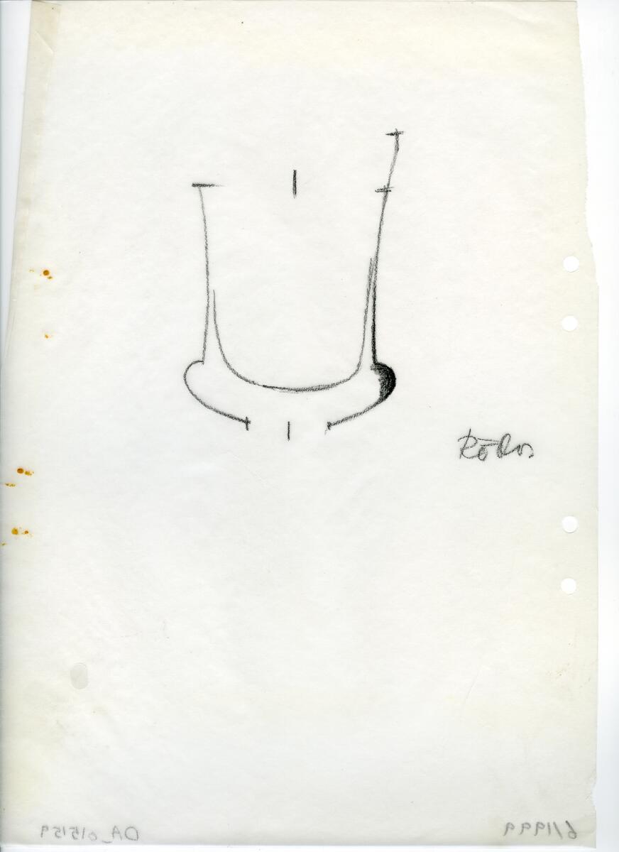 Materialet innehåller skisser till vaser, kannor, servisglas, snäckor, ishinkar, gravyrer m.m. . Det ingår även handlingar och korrespondens angående produkter och utbyte av ideér med olika uppdragsgivare och företag.