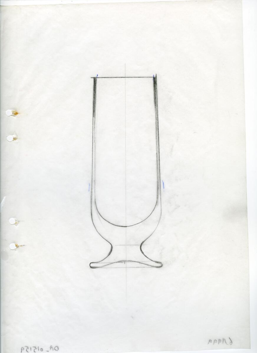 Materialet innehåller skisser till vaser, kannor, servisglas, snäckor, ishinkar, gravyrer m.m. . Det ingår även handlingar och korrespondens angående produkter och utbyte av ideér med olika uppdragsgivare och företag.