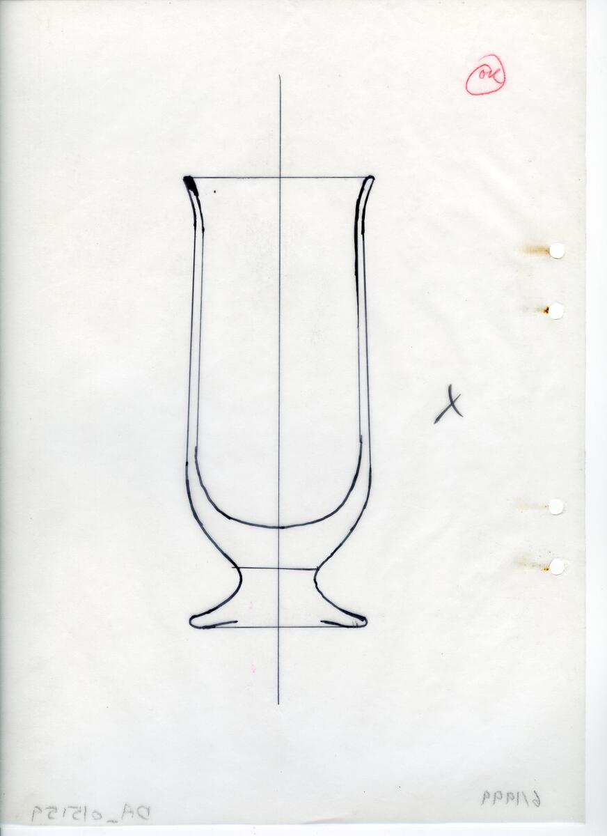 Materialet innehåller skisser till vaser, kannor, servisglas, snäckor, ishinkar, gravyrer m.m. . Det ingår även handlingar och korrespondens angående produkter och utbyte av ideér med olika uppdragsgivare och företag.