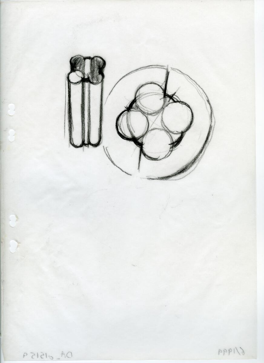 Materialet innehåller skisser till vaser, kannor, servisglas, snäckor, ishinkar, gravyrer m.m. . Det ingår även handlingar och korrespondens angående produkter och utbyte av ideér med olika uppdragsgivare och företag.