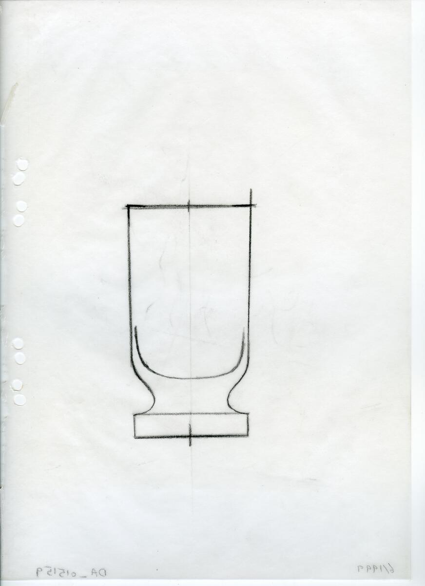 Materialet innehåller skisser till vaser, kannor, servisglas, snäckor, ishinkar, gravyrer m.m. . Det ingår även handlingar och korrespondens angående produkter och utbyte av ideér med olika uppdragsgivare och företag.
