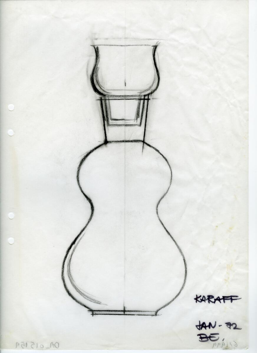 Materialet innehåller skisser till vaser, kannor, servisglas, snäckor, ishinkar, gravyrer m.m. . Det ingår även handlingar och korrespondens angående produkter och utbyte av ideér med olika uppdragsgivare och företag.
