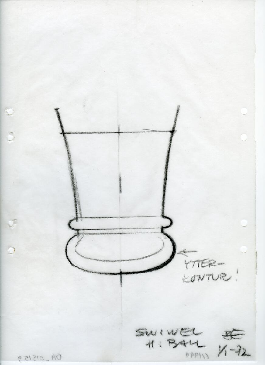 Materialet innehåller skisser till vaser, kannor, servisglas, snäckor, ishinkar, gravyrer m.m. . Det ingår även handlingar och korrespondens angående produkter och utbyte av ideér med olika uppdragsgivare och företag.