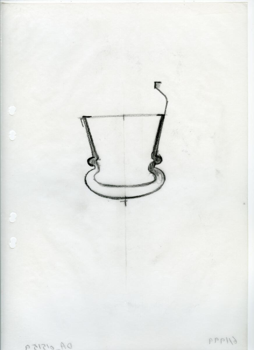 Materialet innehåller skisser till vaser, kannor, servisglas, snäckor, ishinkar, gravyrer m.m. . Det ingår även handlingar och korrespondens angående produkter och utbyte av ideér med olika uppdragsgivare och företag.