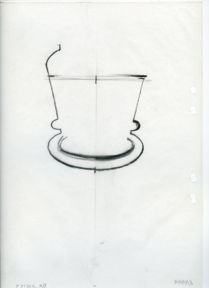 Materialet innehåller skisser till vaser, kannor, servisglas, snäckor, ishinkar, gravyrer m.m. . Det ingår även handlingar och korrespondens angående produkter och utbyte av ideér med olika uppdragsgivare och företag.