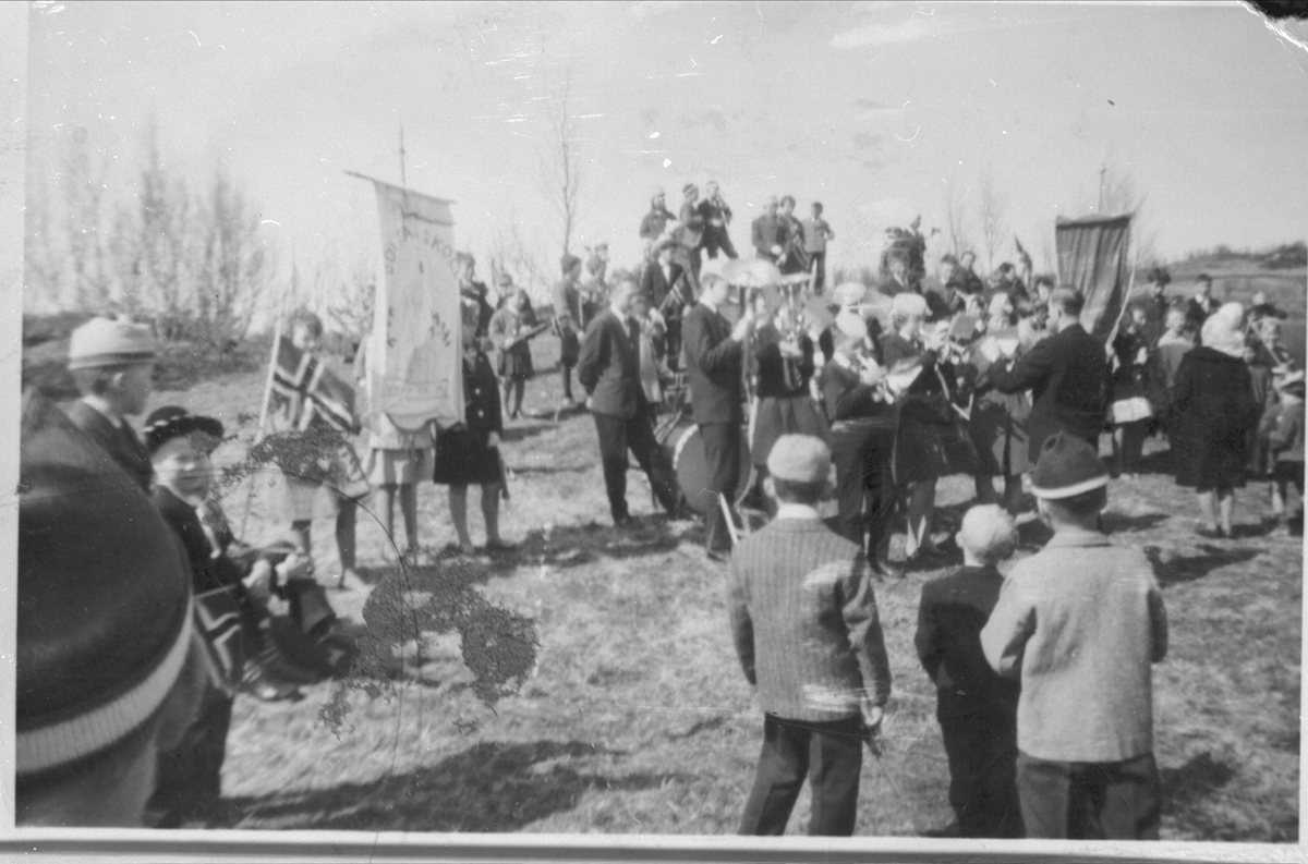 Skånland musikkorps spiller på 17. mai.