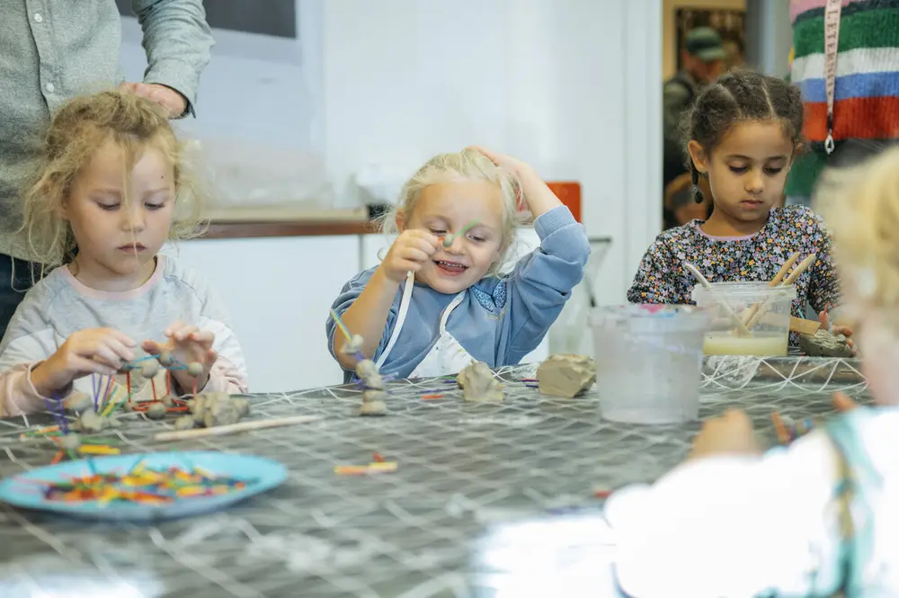 Velkommen til kunstverksted! Foto: Georg Aamodt.