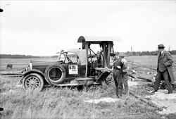 Bil med såg för stockar till vattenledningar, Ultuna, Uppsal