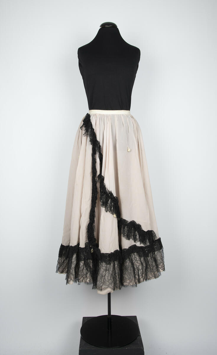 Kjol använd i uppsättningen "Den trekantiga hatten".