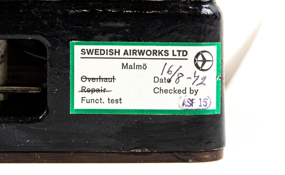 Spänningsregulator typ 57 till flygplan TP 83. Tillverkad av AIRTECH Ltd Haddenham Bucks England.