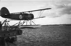 Spaningsflygplan S 9 startar från katapulten på flygplanskryssaren Gotland, cirka 1935-1939.