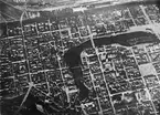 Flygfotografi av Norrköping med Motala ström, 1920-tal.