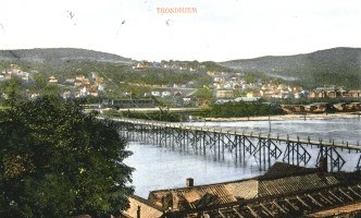 Brevkortalbum datert 1913 med barnekort, ungdomskort men flest julekort, ulike produsenter.