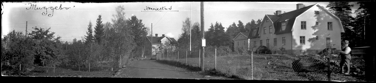 Hus vid byväg