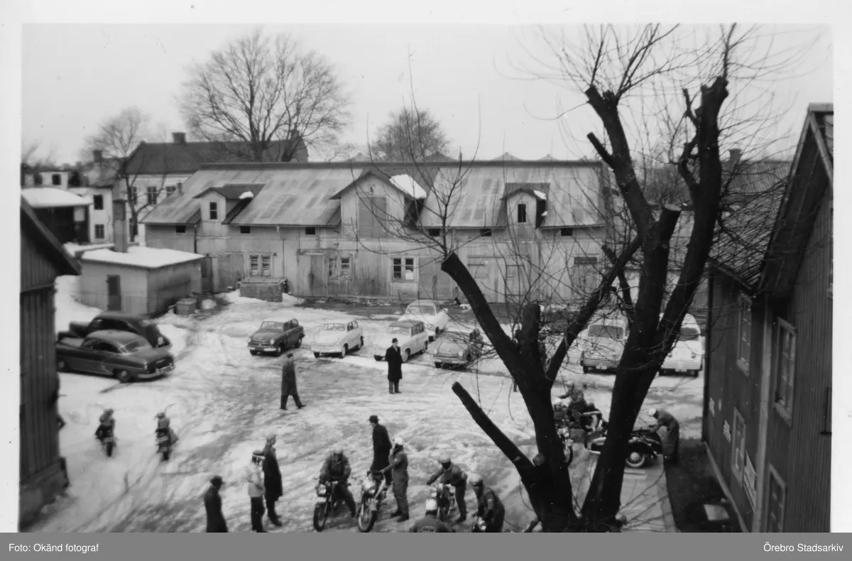 Knuttar på gårdsplan