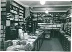 Västerås, Köpmangatan 1.
Interiör från Wennbergs bokhandel. C:a 1940-1950-tal.