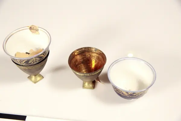 Tyrkisk kaffekopp med messingfot