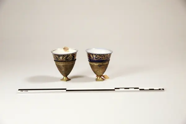 Tyrkisk kaffekopp med messingfot