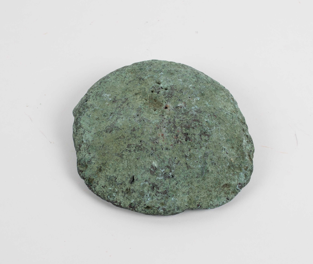 Garkobberbarre funnet ved dykking i Kjelstraumen i Austrheim kommune, fra Røros eller Løkken gruver. Barren er del av gruppering bestående av 26 barrer og stammer fra et forlis av DEN NORSKE LØVE i 1672. Mesteparten av kobberet ble hevet av en klokkedykker i 1673. Disse barren ble hevet i 1997. Flere av barrene er sterkt erodert.