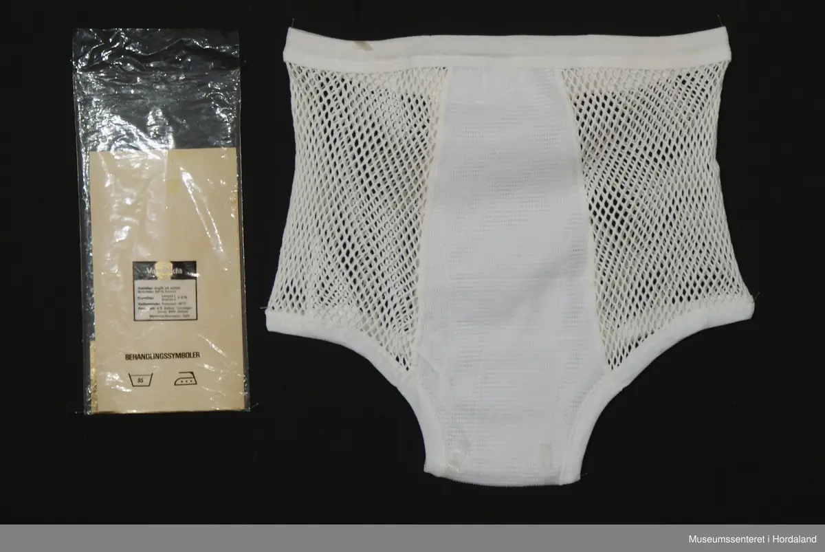 På emballasje: Kongekrone med 4 buer og kors øverst