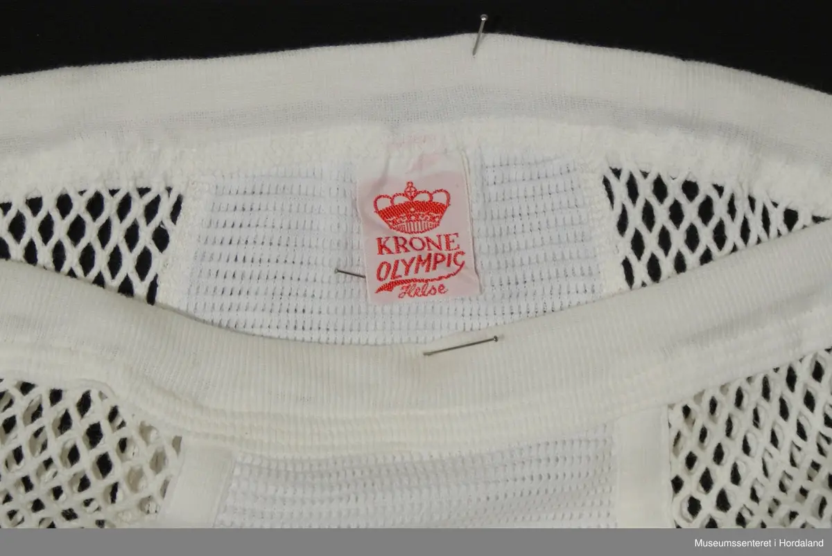 På emballasje: Kongekrone med 4 buer og kors øverst