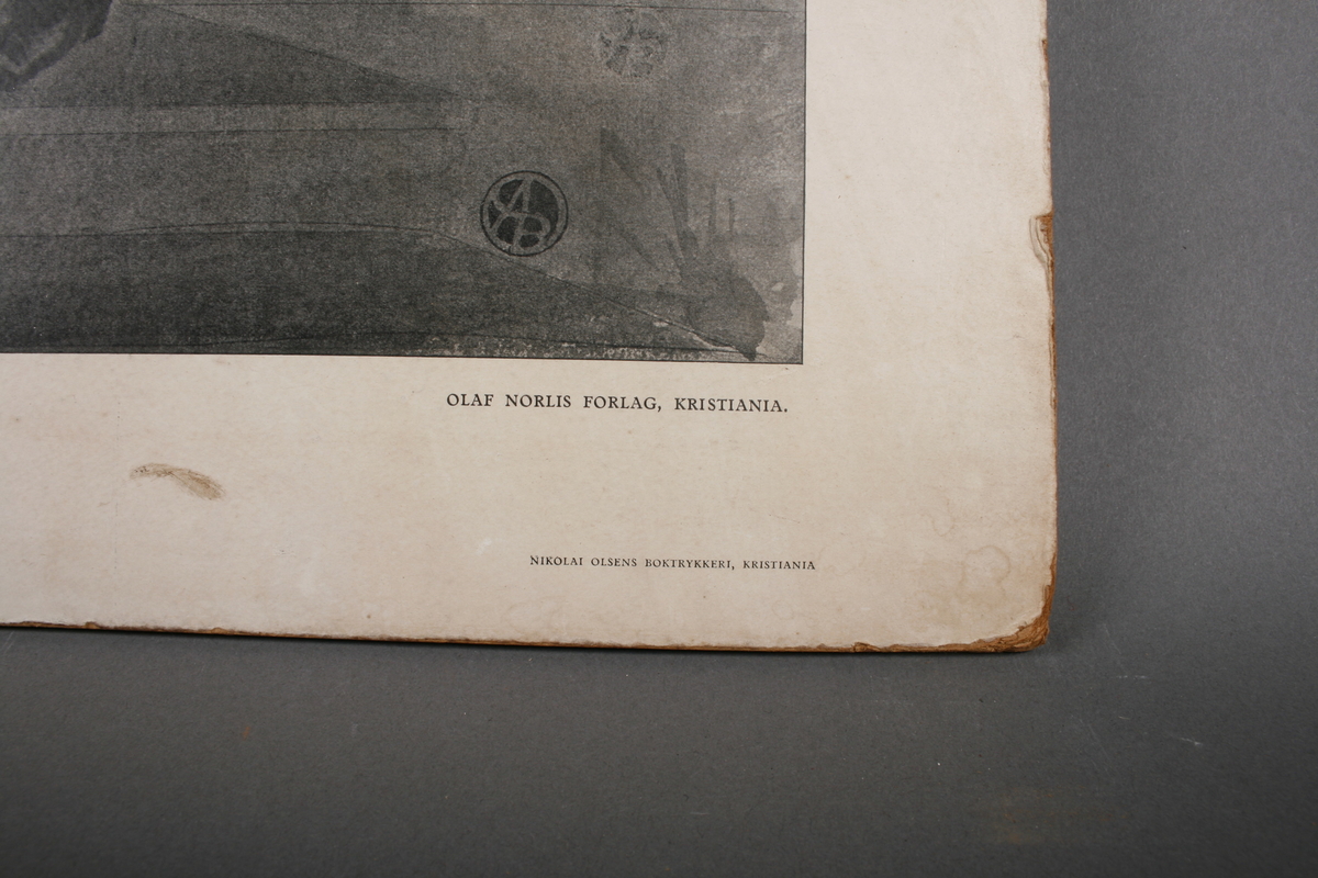 Undervisningsplansje som forteller om Peter Wessel Tordenskjold. Motivet viser Tordenskjold i Dynekilen, i bakgrunnen vises flere stor seilskuter. Blank bakside.
Hempe for oppheng på toppen av plansjen.