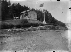 strand, bolighus, flaggstang, flagg, skog