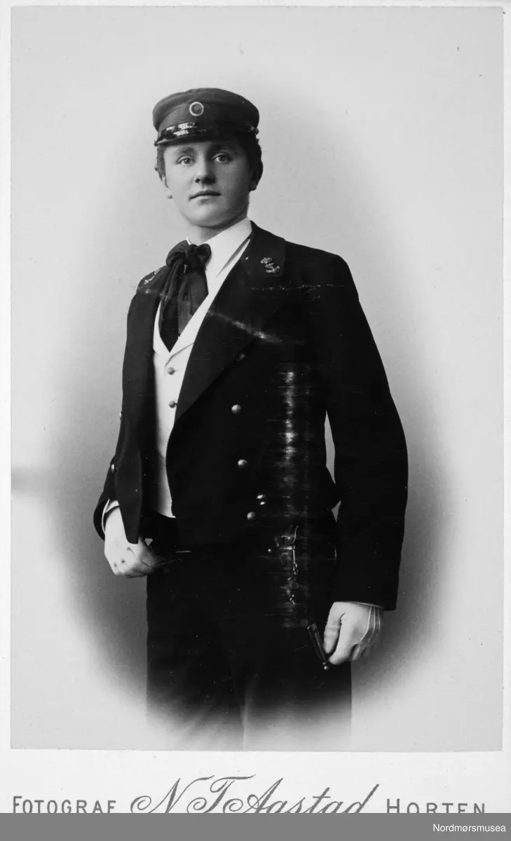 Harald Hartmann. Fotosamling etter Waldemar Werring (1905-1981), nevø av N.H. Knudtzon III, gitt til museet av dattersønnen Tom Paiva 2022.