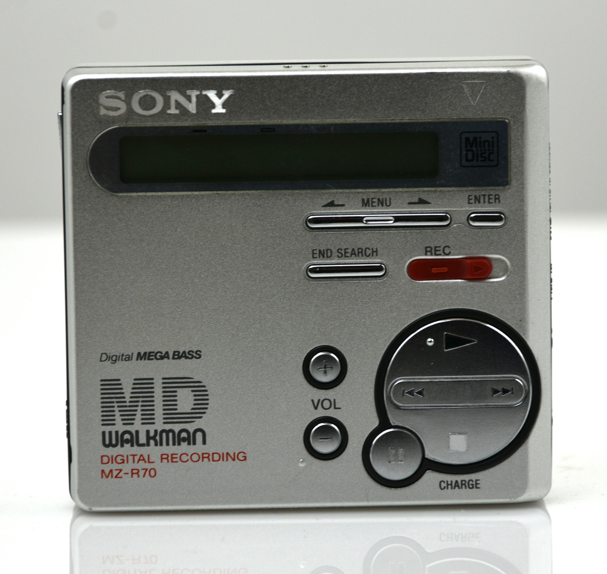 Minidisc spelare i plast med diskett
Tillbehör: 3st MD skivor.