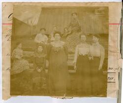 Side tretten i Florentine Rostins fotoalbum (eldre søster av