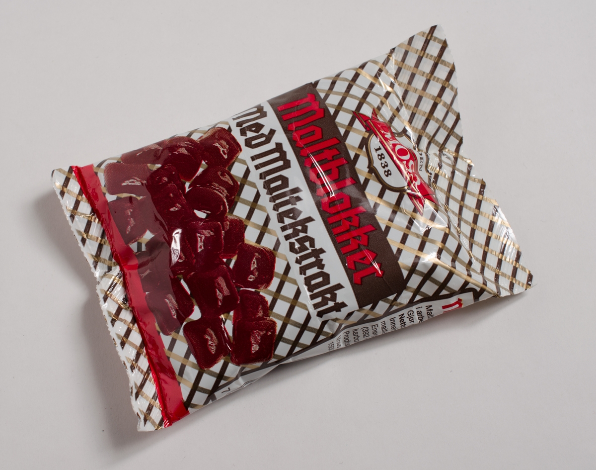 Rektangulær plastpose fylt med maltblokker.
