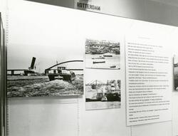 Utställningen "Flodfarare". Utställningsskärm med bilder frå