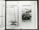 Utställning i trappmonter om kurser, föreläsningar och seglarskolor våren och sommaren 1981.