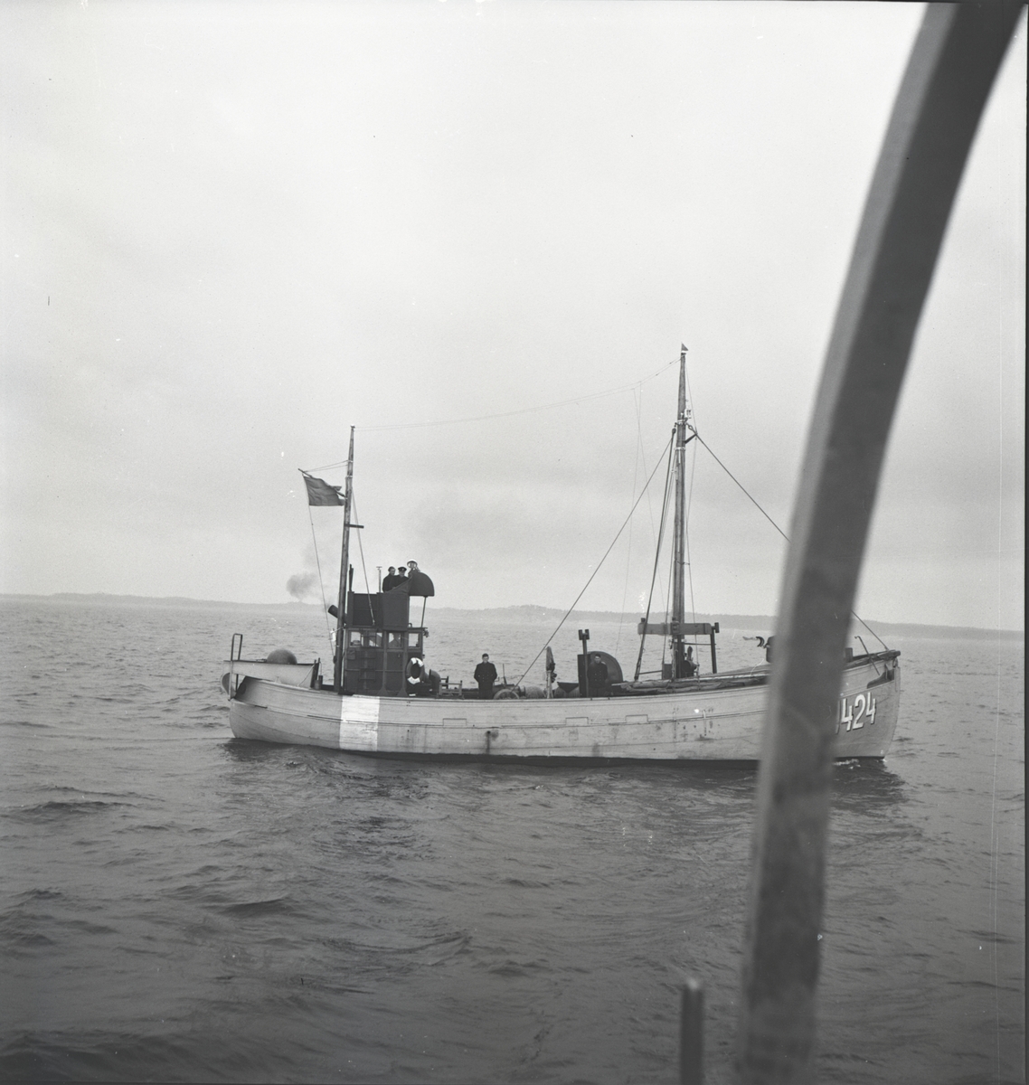 Hjälpvedettbåten H 424.