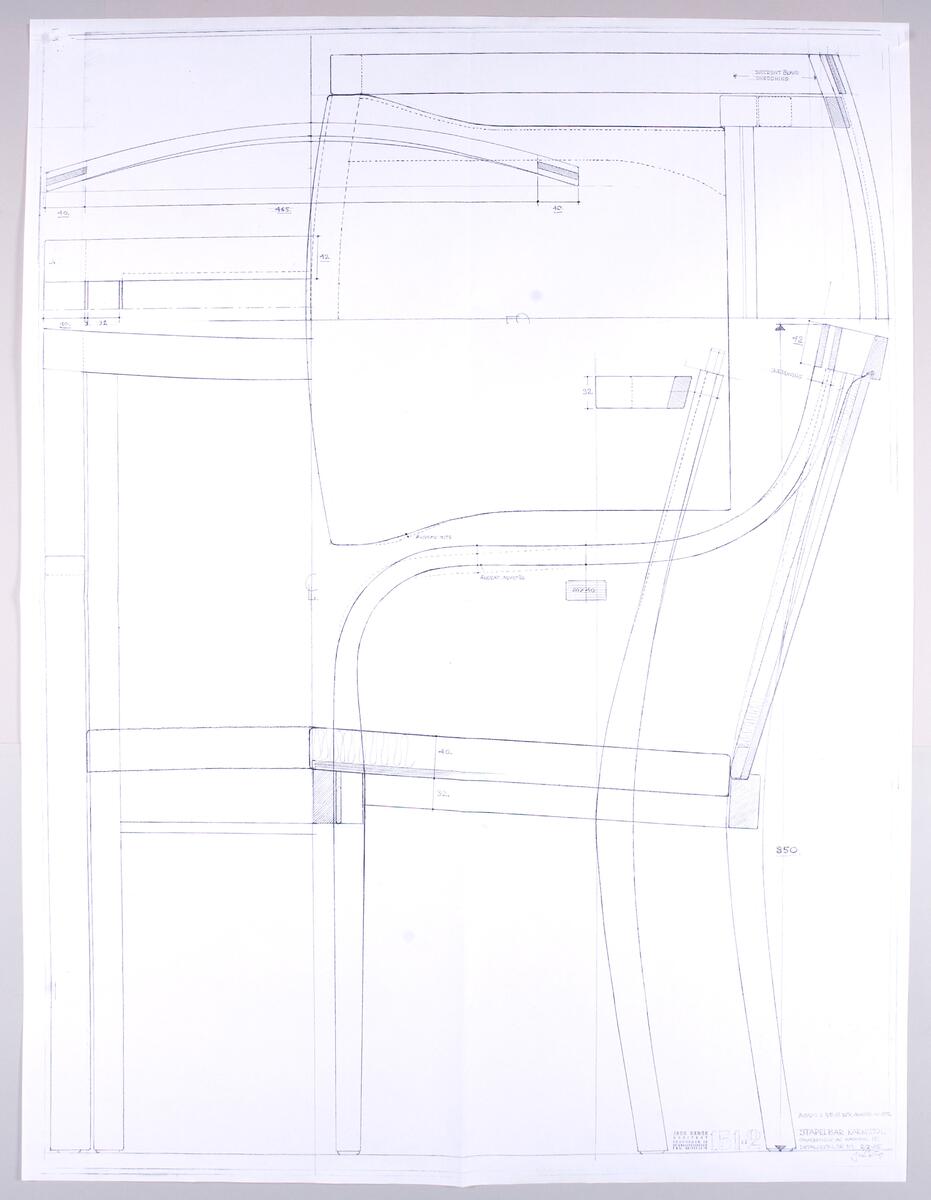 Kopior av ritningar till olika möbler. I mappen finns rintningskopior till KS 253, 162, 151 C, 150 D, 153 D (Kaiser), 151-2, Rotunda, Kangaroo II, samt stol för ICA-restauranger, Stockholm.